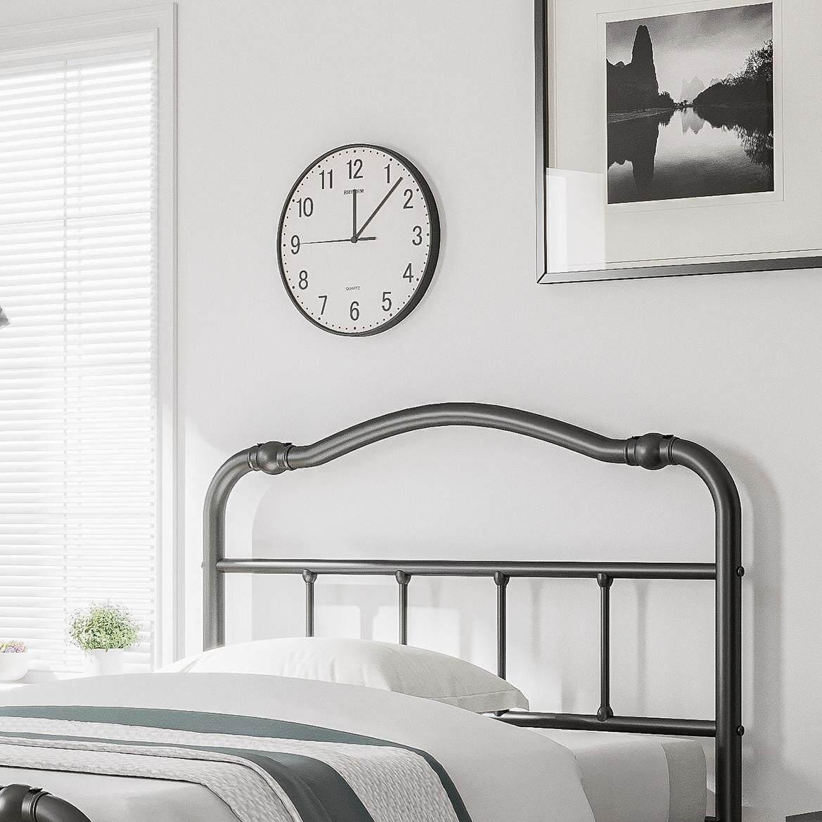 14 In High Heavy Duty Metal Bed Frame with Vintage Style, Supports Up To 2500lbs, Easy Assembly and No Squeak