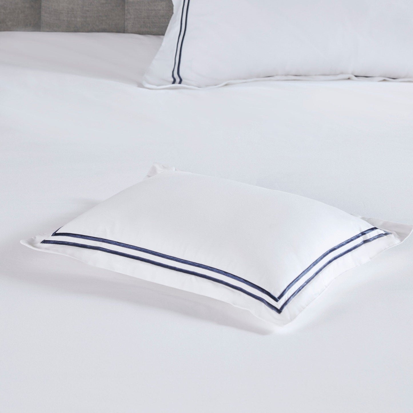 Madison Park Signature 500 Thread Count Luxury Collection 100% Cotton Sateen Embroidered Duvet Cover Set